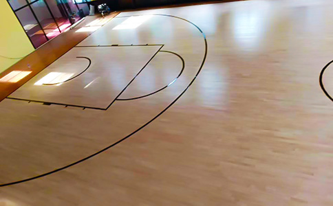 木地板篮球场