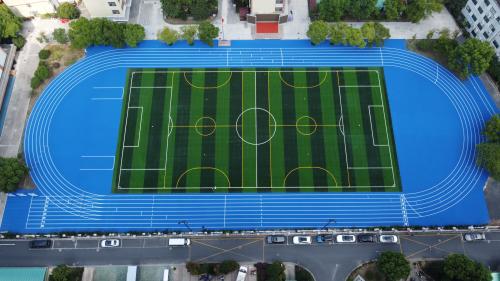 人造草足球场