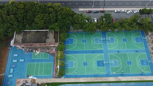 塑胶篮球场