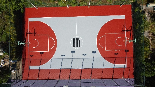 室外篮球场