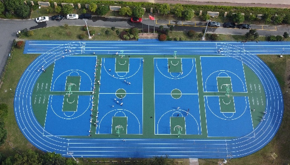 室外篮球场