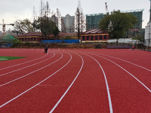 透气型塑胶跑道